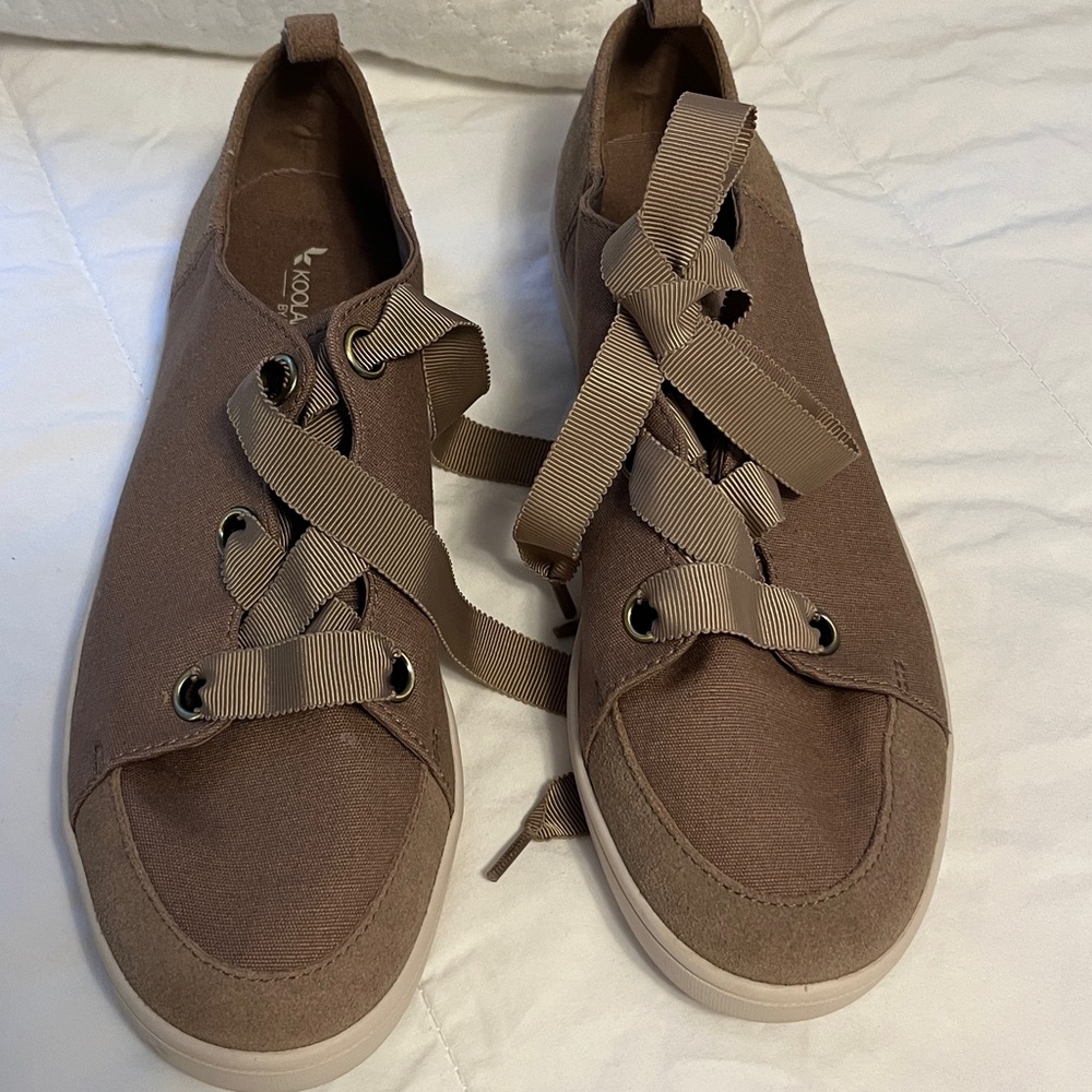 Koolaburra Women's Brown Sneakers